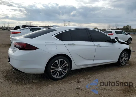 2018 Buick Regal Essence from USA, damaged, VIN W04GP6SX5J1124780